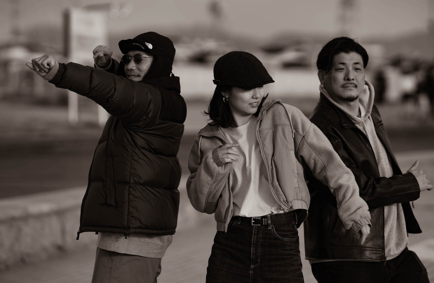 GATEのインストラクター各々が好きなポーズを取っている写真