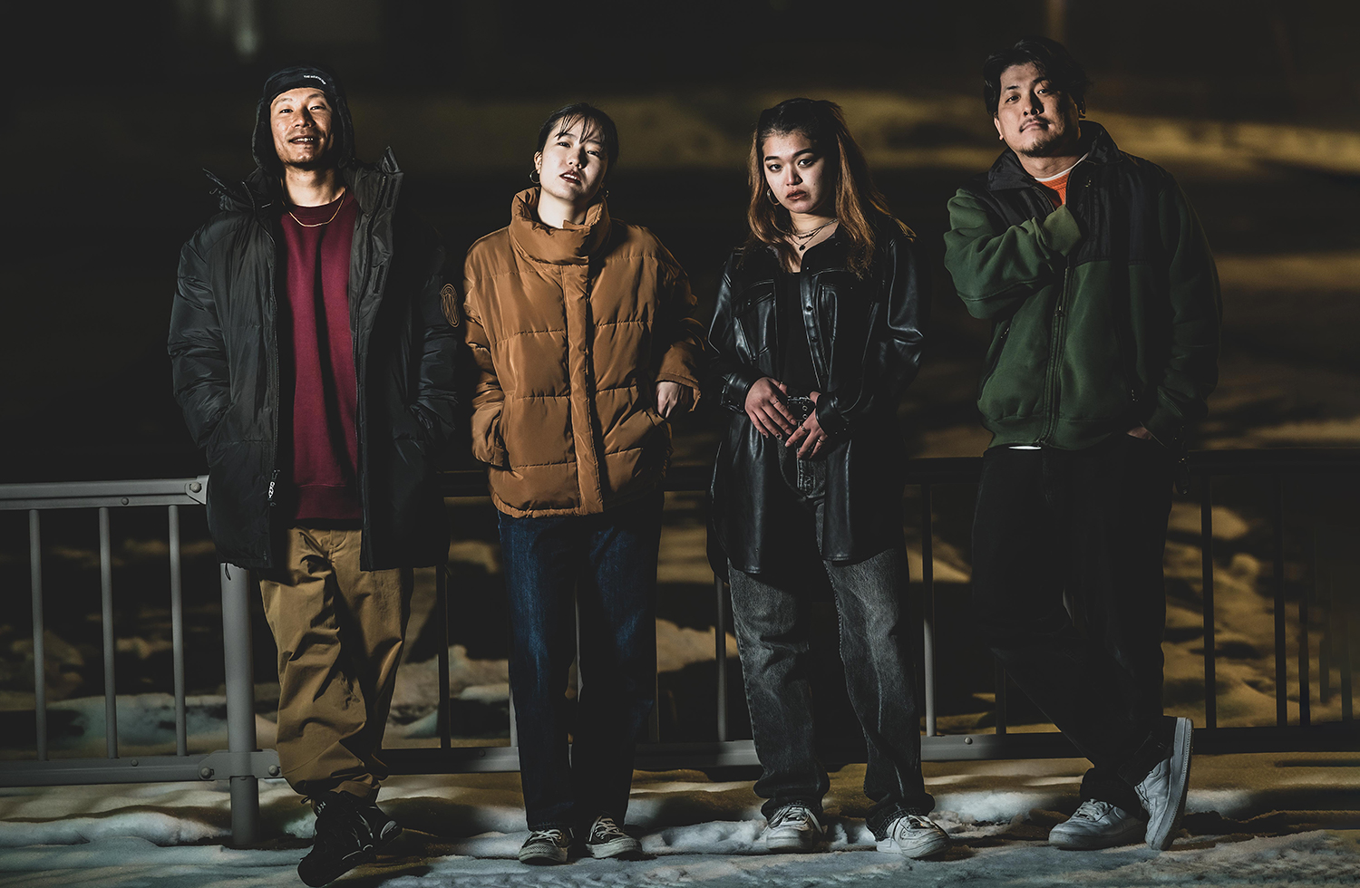 GATEのインストラクター4人が横に並んでこちらを見ている写真